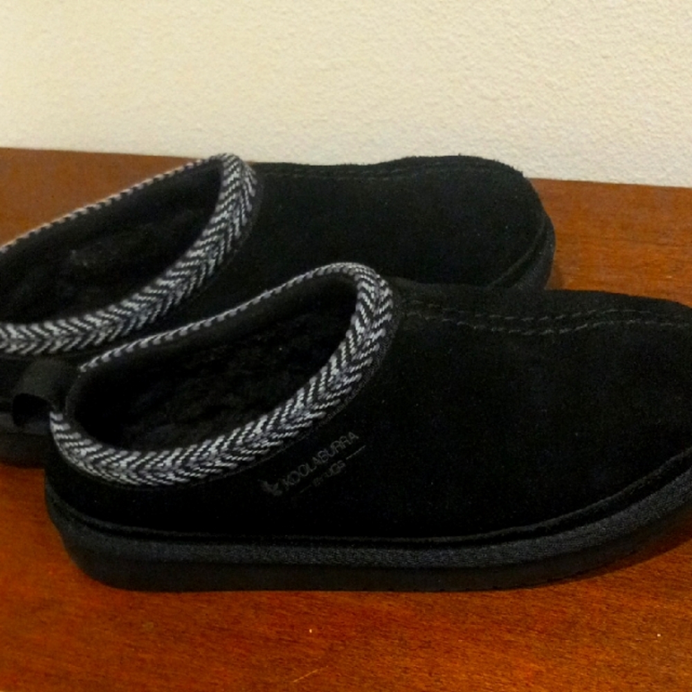 Koolaburra Girls Black Slippers By UGG